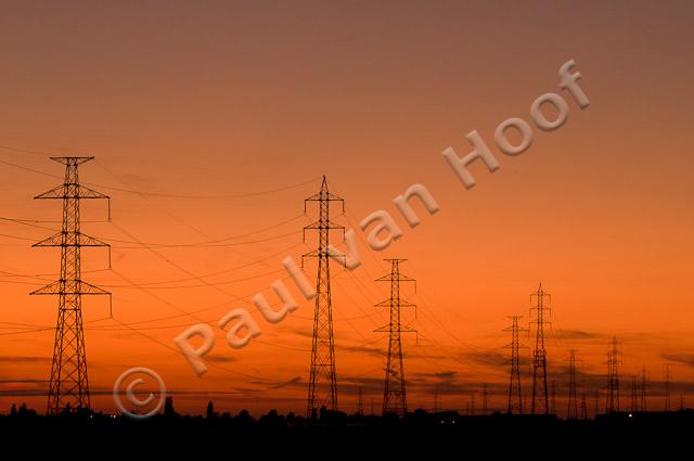 Hoogspanningslijnen bij zonsondergang PvH3-25247