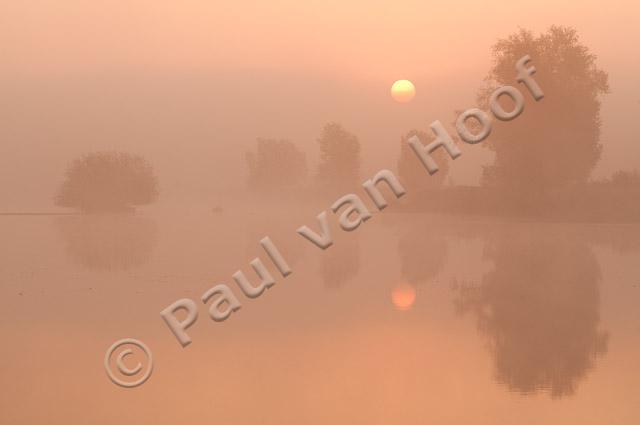 Uiterwaard bij zonsopkomst PVH3-27248