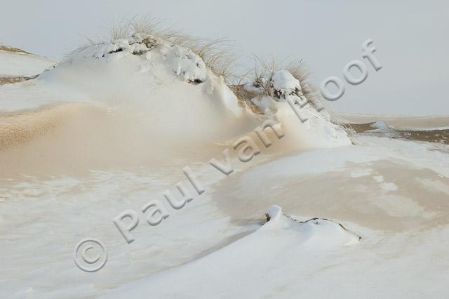 stuifduin met sneeuw PVH70a-0444